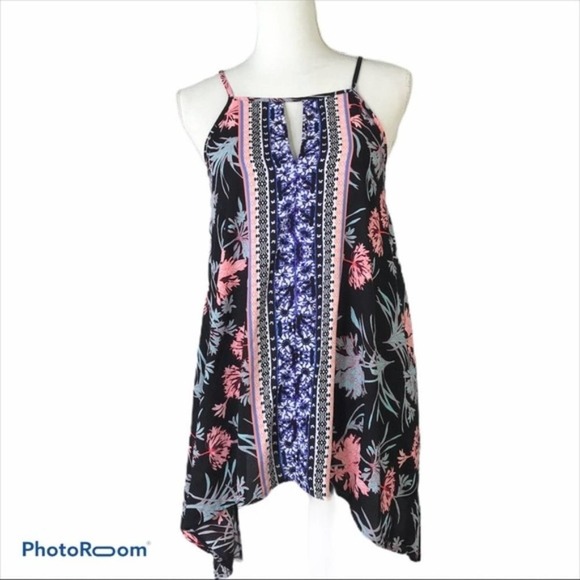 Express handkerchief hem key hole blouse - Picture 1 of 7